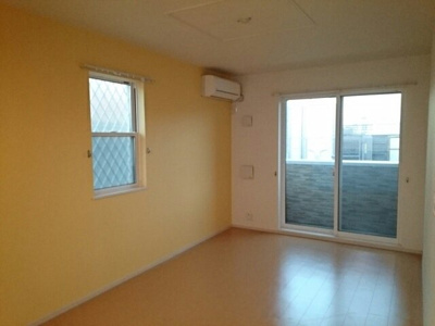 【居間・リビング】 | シャノアール西大井Ⅱ | こちらのリビングで趣味の時間をお楽しみください