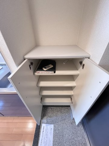 大阪市都島区都島北通１丁目の賃貸マンションの玄関