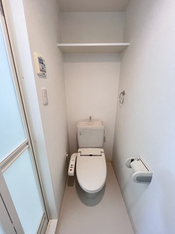 大阪市都島区都島北通１丁目の賃貸マンションのトイレ