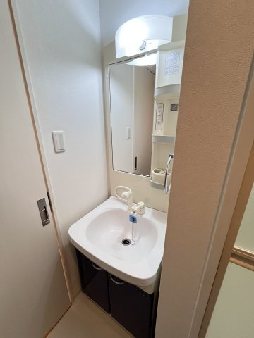 大阪市都島区都島北通１丁目の賃貸マンションの独立洗面台