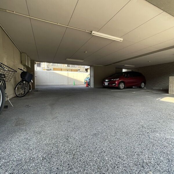 サニーウェル21の駐車場