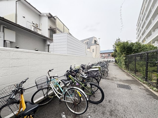 日商岩井竹ノ塚マンションの駐輪場