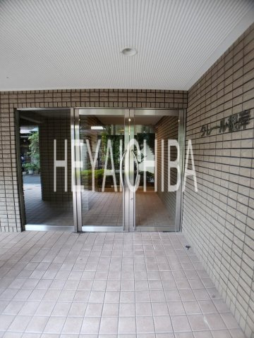 クレール根岸のエントランス