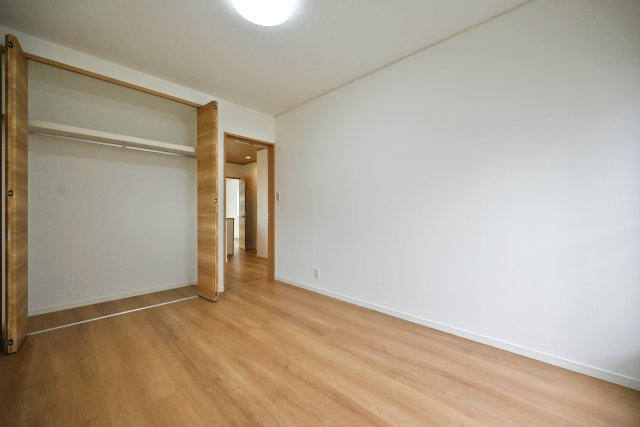 宝塚市今里町中古戸建｜4LDK+駐車1台可の洋室|-洋室5.5帖(2F)- 