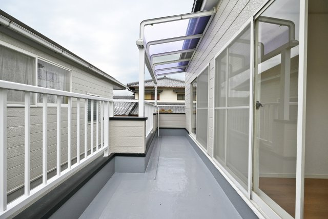 宝塚市今里町中古戸建｜4LDK+駐車1台可のバルコニー|2階南面バルコニーです。