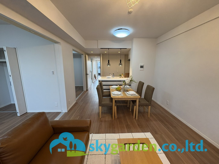 ココタウンヒルトップマリーナの居間・リビング