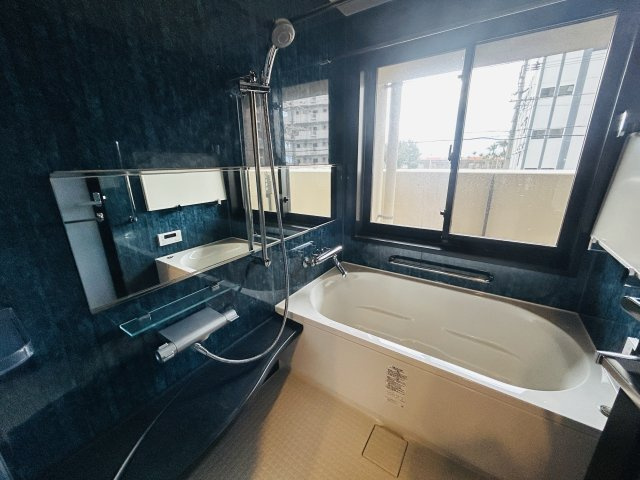 中頭郡北谷町北谷２丁目の中古マンションの浴室