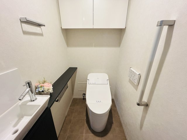 中頭郡北谷町北谷２丁目の中古マンションのトイレ