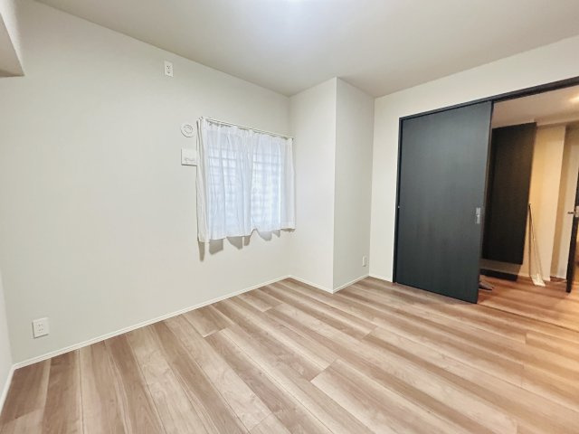 中頭郡北谷町北谷２丁目の中古マンションの洋室