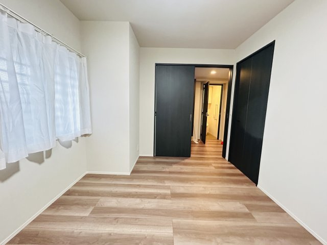 中頭郡北谷町北谷２丁目の中古マンションの洋室