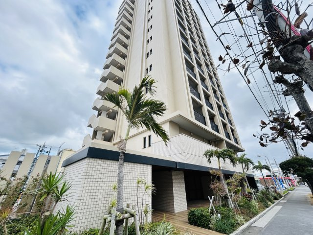 中頭郡北谷町北谷２丁目の中古マンションの外観