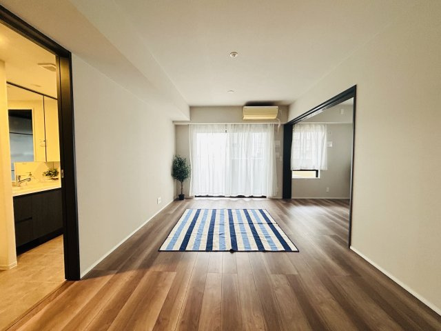 中頭郡北谷町北谷２丁目の中古マンションの居間・リビング