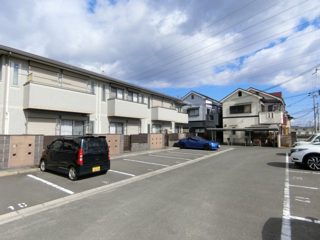 クラシックキューブの駐車場