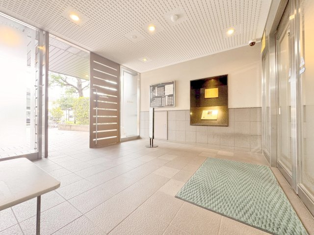 レクセルガーデン谷塚のロビー