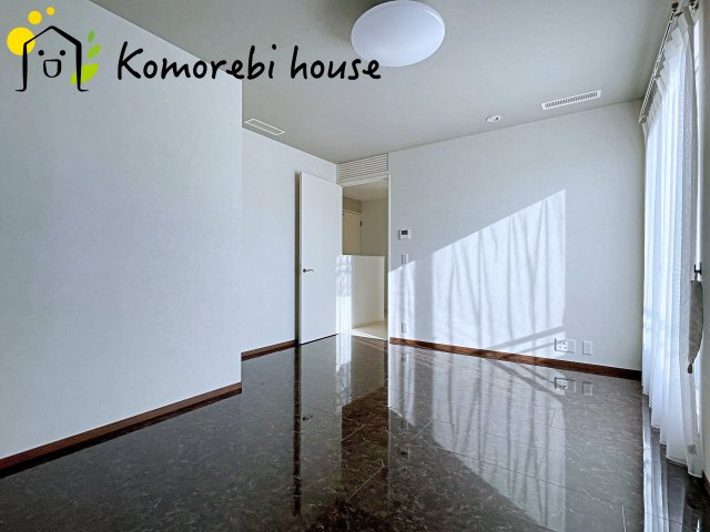 鴻巣市榎戸1丁目　中古一戸建ての洋室|広々とした洋室です