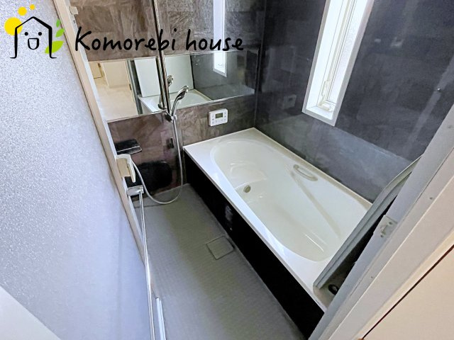 鴻巣市榎戸1丁目　中古一戸建ての浴室|きれいなお風呂です