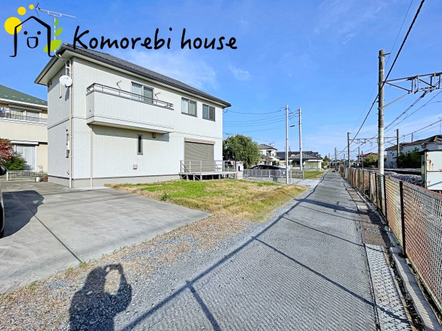 鴻巣市榎戸1丁目　中古一戸建ての前面道路含む現地写真|前面道路含む現地写真です