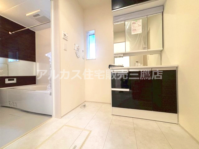 調布市深大寺東町６丁目 京王線 調布駅  新築戸建の洗面所