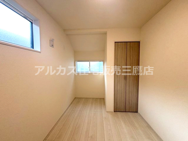 調布市深大寺東町６丁目 京王線 調布駅  新築戸建の洋室