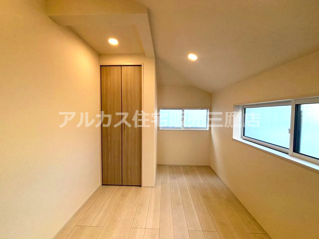 調布市深大寺東町６丁目 京王線 調布駅  新築戸建の洋室