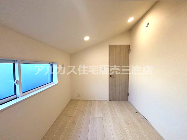 調布市深大寺東町６丁目 京王線 調布駅  新築戸建の洋室