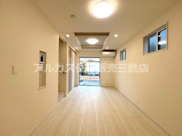 調布市深大寺東町６丁目 京王線 調布駅  新築戸建の居間・リビング