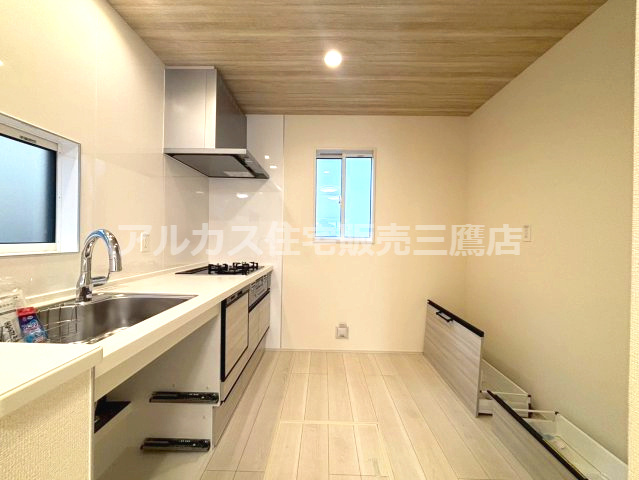 調布市深大寺東町６丁目 京王線 調布駅  新築戸建のキッチン