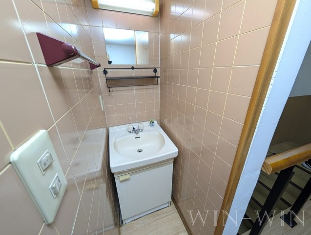 アルプスビルの独立洗面台