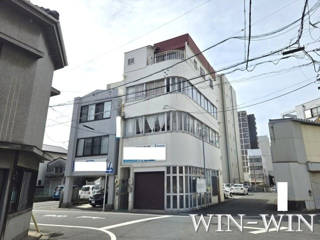 アルプスビルの外観