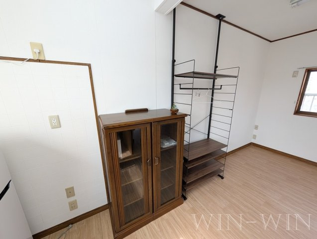 アルプスビルの内装