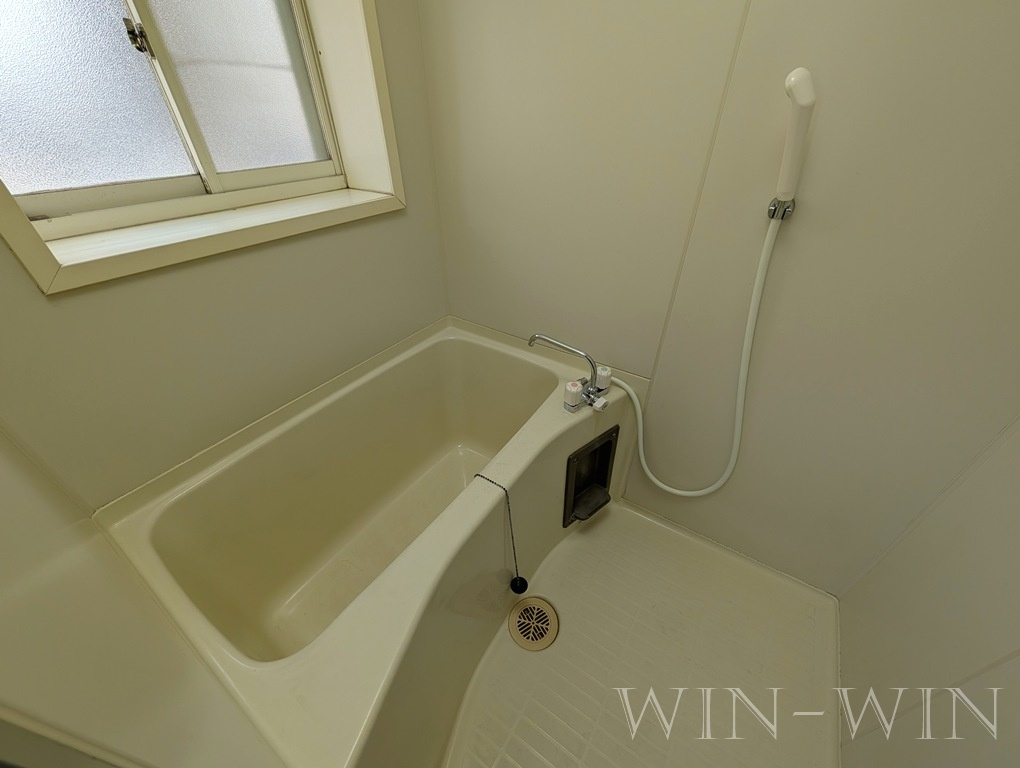 アルプスビルの浴室