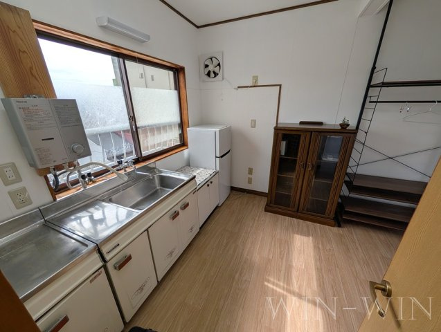 アルプスビルの内装