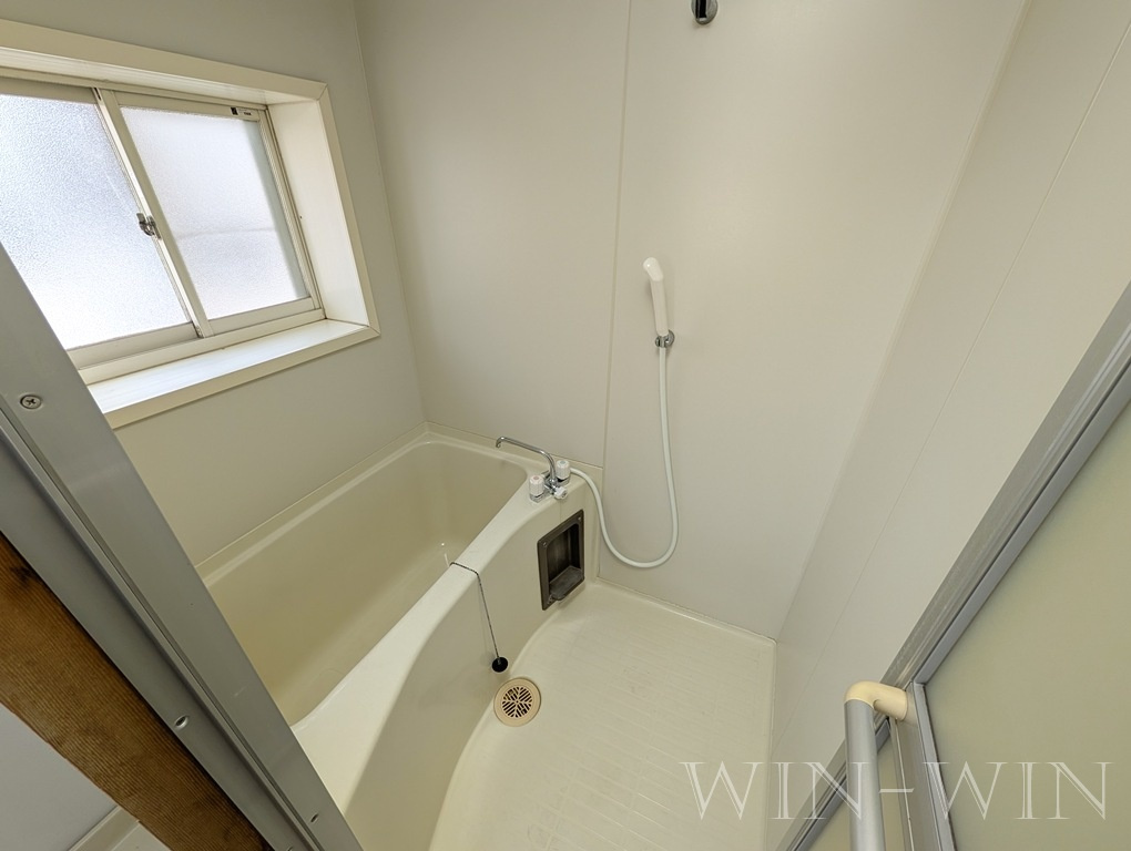 アルプスビルの浴室