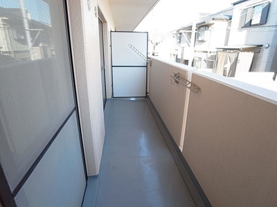 【バルコニー】 | KUSABAマンション | 日当たり、採光共に良いバルコニー