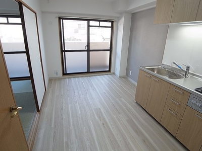 【居間・リビング】 | KUSABAマンション | リノベーションされた綺麗なダイニング