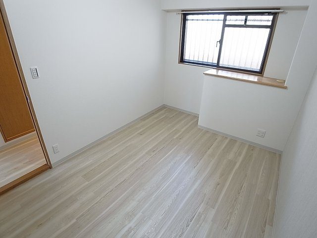 KUSABAマンションの洋室|6の洋室も日当たり良好です