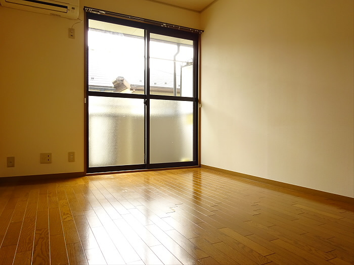 スプリングハイムの居間・リビング