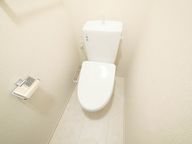 リジェールイーストのトイレ|コンパクトで使いやすいトイレです