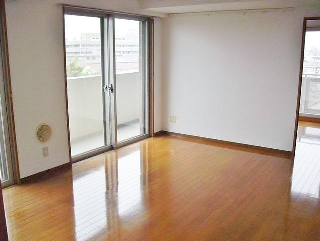 調布市国領町１丁目の賃貸マンションの居間・リビング|別部屋参考写真