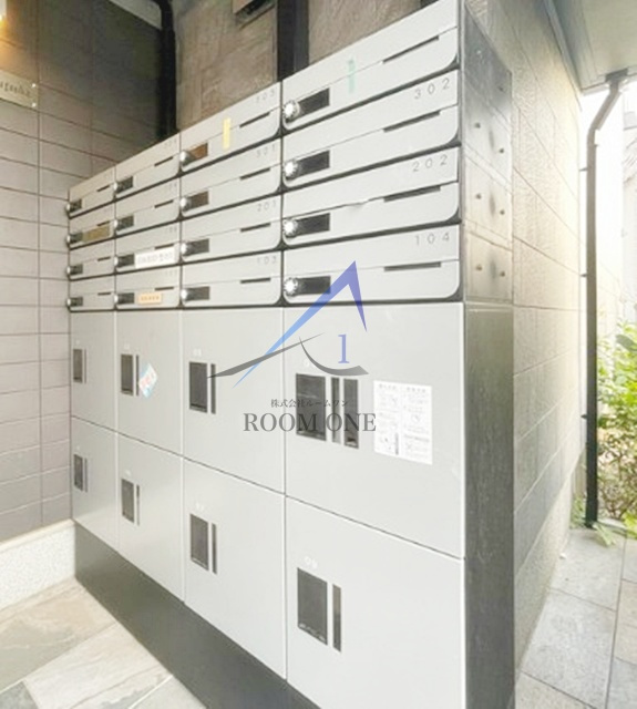 Ｃａｓａ　Ａｓｐｅｒａ　Ｊｉｙｕｇａｏｋａのその他共用部分|集合ポストと宅配ボックスです。