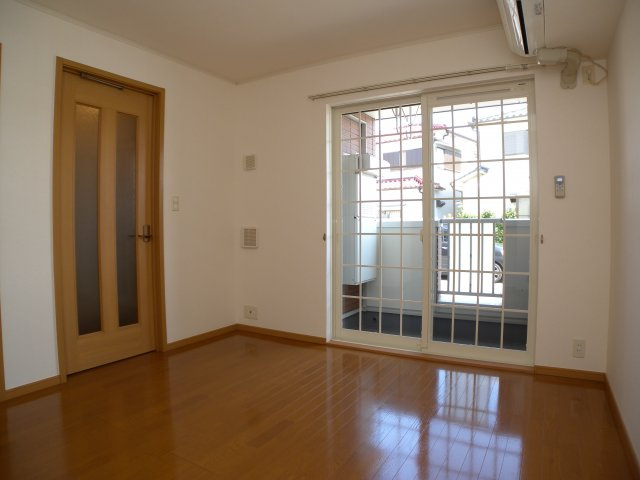 サワーパルシェの居間・リビング