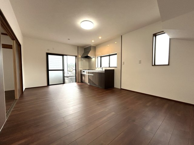 高知市朝倉乙　中古戸建ての居間・リビング