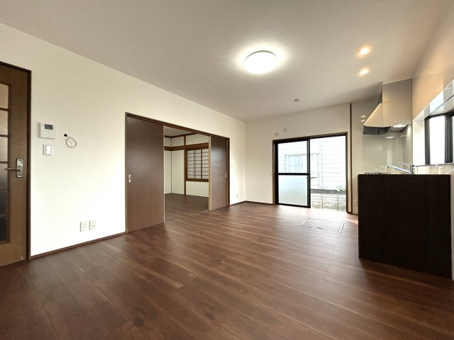 高知市朝倉乙　中古戸建ての居間・リビング