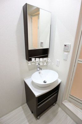 【独立洗面台】 | フジパレス江坂Ⅲ番館 | 清潔感ある独立洗面台で毎日気持ちよく♪