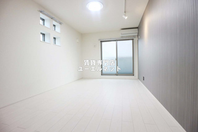 【居間・リビング】 | フジパレス江坂Ⅲ番館 | ゆったりとくつろげる、落ち着きのある居室空間です