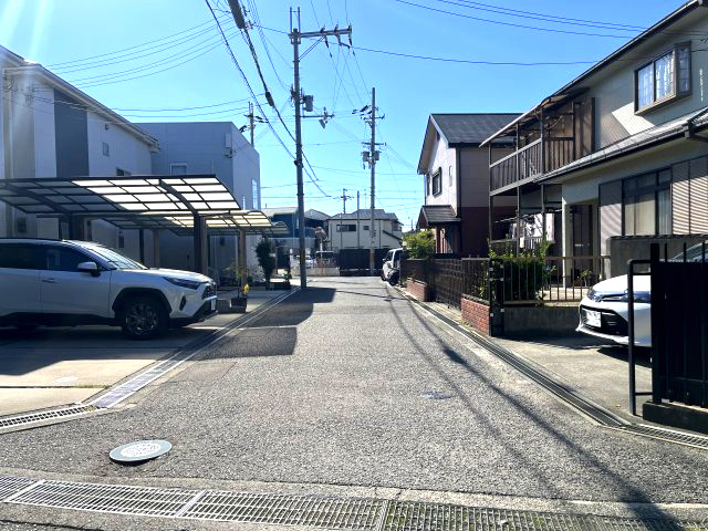 貝塚市海塚2丁目　中古戸建の前面道路含む現地写真|前面道路含む現地写真です。