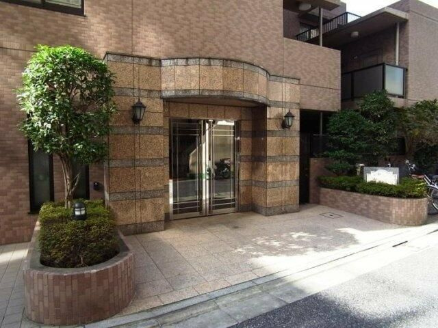 日神パレステージ音羽のエントランス