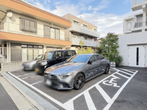 パレステージ墨田立花の駐車場