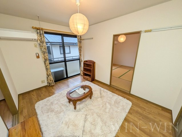 ユトリロ西幸 Aの居間・リビング