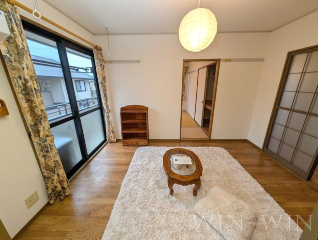 ユトリロ西幸 Aの居間・リビング